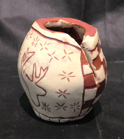 Sarah Nyazungu, engraved clay vessel, Fall 2017 Sarah Nyazungu, engraved clay vessel, Fall 2017